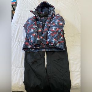 Excellent condition ski jacket and pants in size M